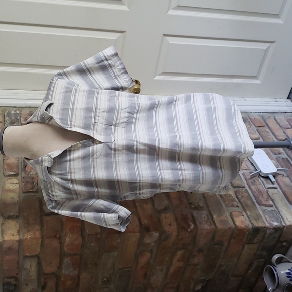 Banana Republic Men's Short Sleeve Shirt - Picture 1 of 3